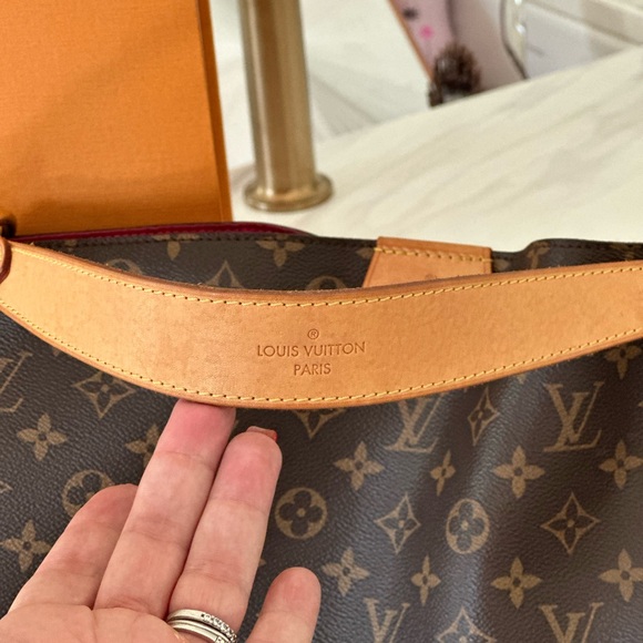 Authentic Louis Vuitton Graceful MM with pink lining 🌸👜💕 - Picture 3 of 15